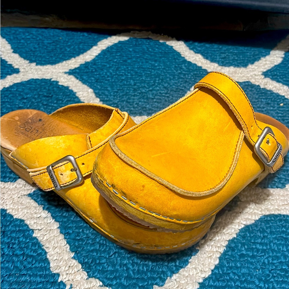 Sanita Wood Clog Shoe Yellow Women's Size 36 US 6 NWOT